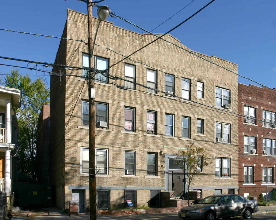 345-347 Fair St in Paterson, NJ - Building Photo