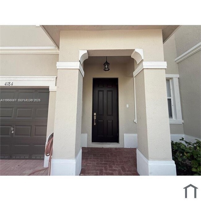 1018 NE 42nd Ave in Homestead, FL - Building Photo - Building Photo