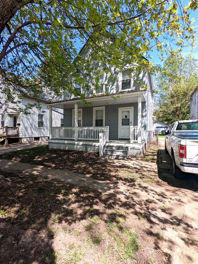 2101 W 83rd St Apartments and Nearby Cleveland Apartments For Rent