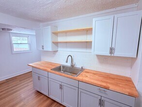 5103 Philip Ave in Maple Heights, OH - Building Photo - Building Photo