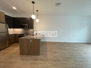 199 Gardner St in Boston, MA - Foto de edificio - Building Photo