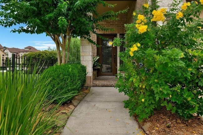 2725 King's Retreat Cir in Houston, TX - Foto de edificio - Building Photo