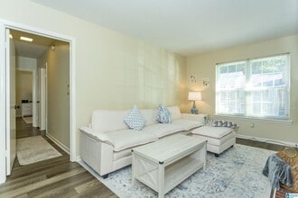 2105 Montreat Pkwy in Vestavia Hills, AL - Building Photo - Building Photo