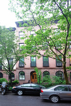 471 W 22nd St in New York, NY - Building Photo - Building Photo