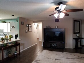 8311 Border Ridge Dr in San Antonio, TX - Building Photo - Building Photo