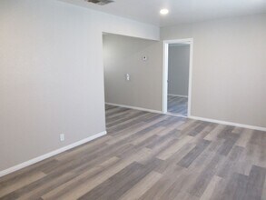 412 Palm Dr in Ridgecrest, CA - Building Photo - Building Photo