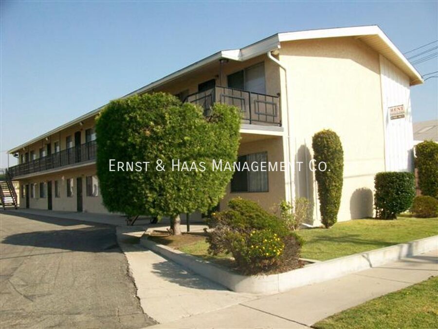 9119 Rose St-Unit -#08 in Bellflower, CA - Foto de edificio