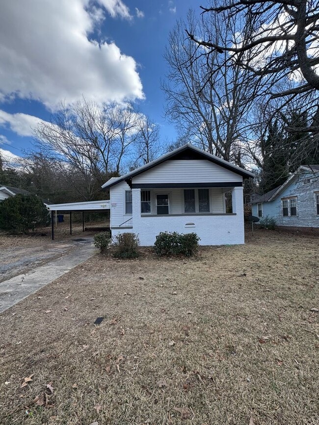 1734 Rocky Hollow Rd