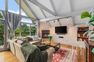 12995 Lake Shore Dr NW in Poulsbo, WA - Building Photo - Building Photo