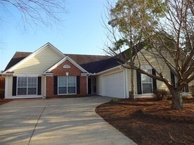 2880 Camelot Woods Dr in Lawrenceville, GA - Building Photo