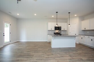 Ashcroft Townhomes in Clayton, NC - Foto de edificio - Interior Photo