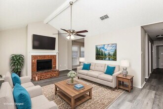 2428 Ensenada Ln in Fort Worth, TX - Building Photo - Building Photo