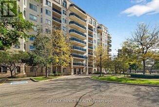 10 Dayspring Cir in Brampton, ON - Building Photo - Building Photo