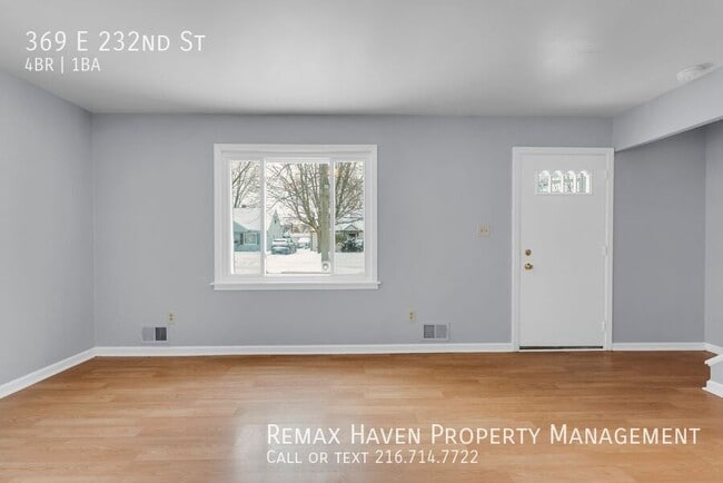 369 E 232nd St in Euclid, OH - Building Photo - Building Photo