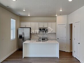 8974 S John Annie Ln in West Jordan, UT - Building Photo - Building Photo