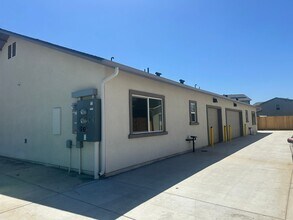 519 S Summit St, Unit 519 S. Summit # 101 in Visalia, CA - Building Photo - Building Photo