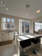 1264 Queens Plate Rd. in Oakville, ON - Building Photo - Building Photo