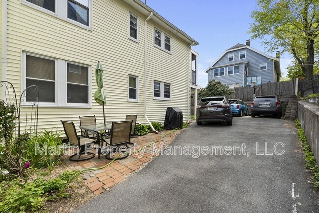 26-28 Warwick Rd in Watertown, MA - Building Photo - Building Photo