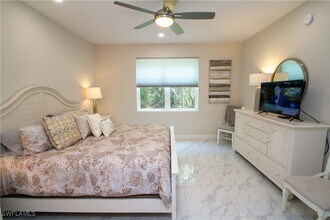 244 Indies Dr E in Naples, FL - Building Photo - Building Photo