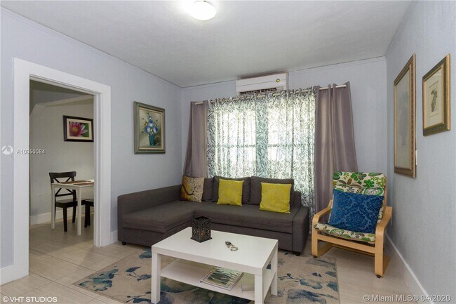 1700 SW 10th St-Unit -#1 in Miami, FL - Building Photo - Building Photo
