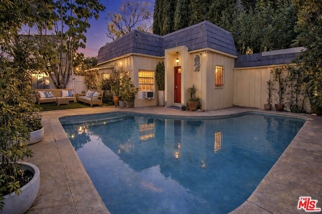 property at 8998 Lloyd Pl