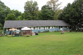 106 Pumpkin Hill Rd in New Milford, CT - Building Photo - Building Photo