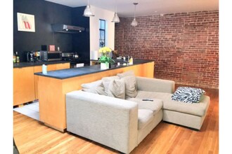 200 Bloomfield St in Hoboken, NJ - Foto de edificio - Building Photo