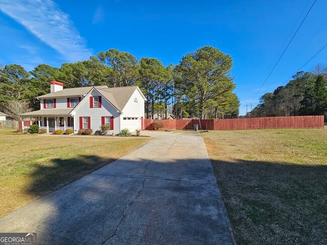 611 Lora Smith Rd in Newnan, GA - Building Photo - Building Photo