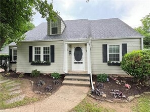 613 Mill St in Springdale, AR - Building Photo - Building Photo