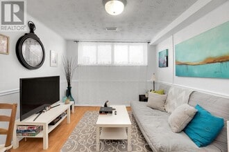 1508 Sandgate Crescent in Mississauga, ON - Building Photo - Building Photo