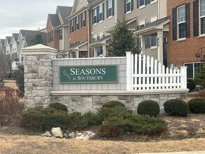 285 Lakeshore Dr in Oswego, IL - Building Photo - Building Photo