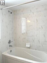 490 Beresford Path in Oshawa, ON - Building Photo - Building Photo