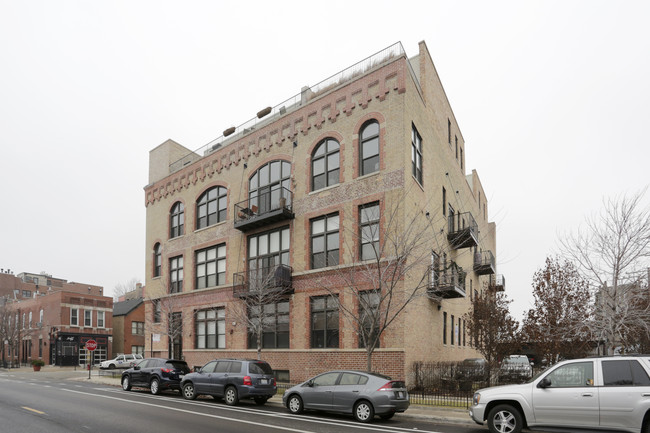 Hubbard Street Lofts in Chicago, IL - Foto de edificio - Building Photo