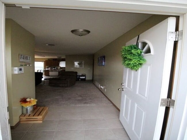 3003 Brookville Dr in Manhattan, KS - Building Photo - Building Photo