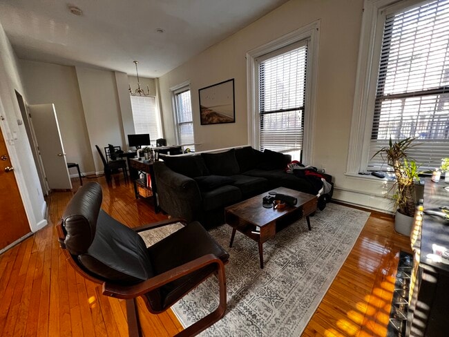 242 Shawmut Ave, Unit 3 in Boston, MA - Foto de edificio - Building Photo