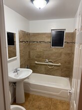 1517 Palm St in Henderson, NV - Foto de edificio - Building Photo