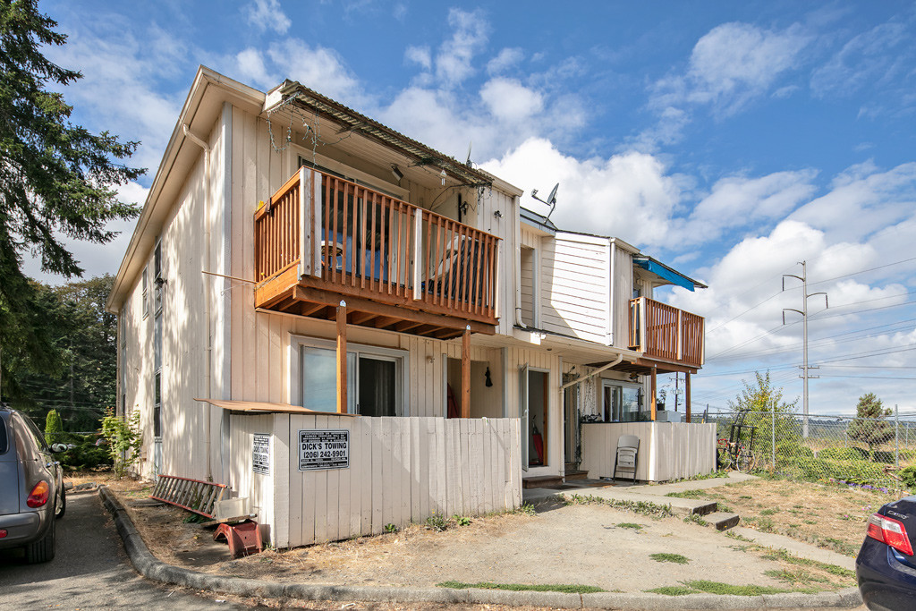 Glendale 4-Unit in Seattle, WA - Building Photo