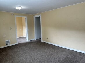 514 E Woodin Ave in Chelan, WA - Building Photo - Building Photo