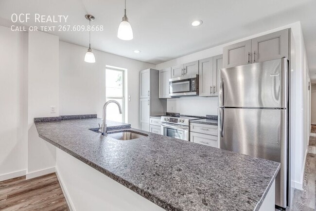 751 N 43rd St in Philadelphia, PA - Foto de edificio - Building Photo