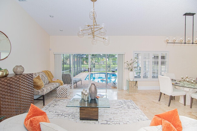 8410 Brussels Way in Boca Raton, FL - Building Photo - Building Photo