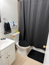 9445 SW 76th St in Miami, FL - Building Photo - Building Photo