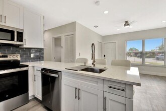 1335 Lee St in Delray Beach, FL - Building Photo - Building Photo