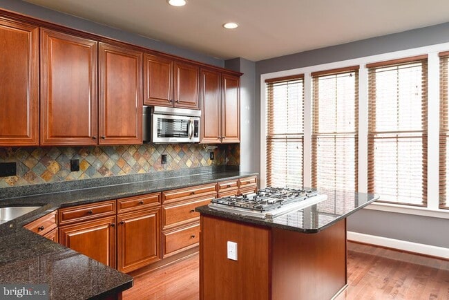 2638 S Kenmore Ct in Arlington, VA - Building Photo - Building Photo