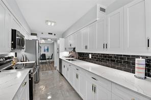 3682 Yacht Club Way in Aventura, FL - Building Photo - Building Photo