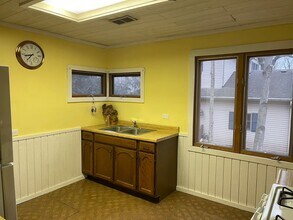 76 Jewell Dr in Williams Bay, WI - Building Photo - Building Photo