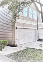 12121 Dashwood Dr in Houston, TX - Building Photo