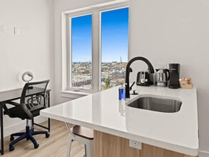 2400 E Huntingdon St in Philadelphia, PA - Building Photo - Building Photo