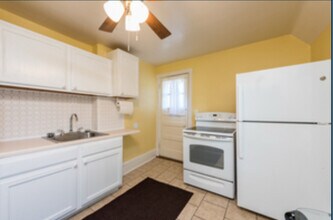 2037 Gabriel Ave in Zion, IL - Building Photo - Building Photo