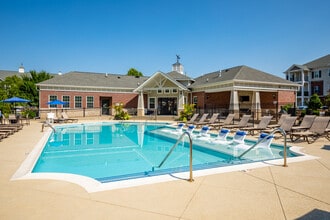 Mount Victor Olde Towne Luxury Apartments in Bowling Green, KY - Building Photo - Building Photo