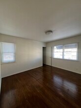 2610-2612 Santa Monica Blvd in Santa Monica, CA - Foto de edificio - Building Photo